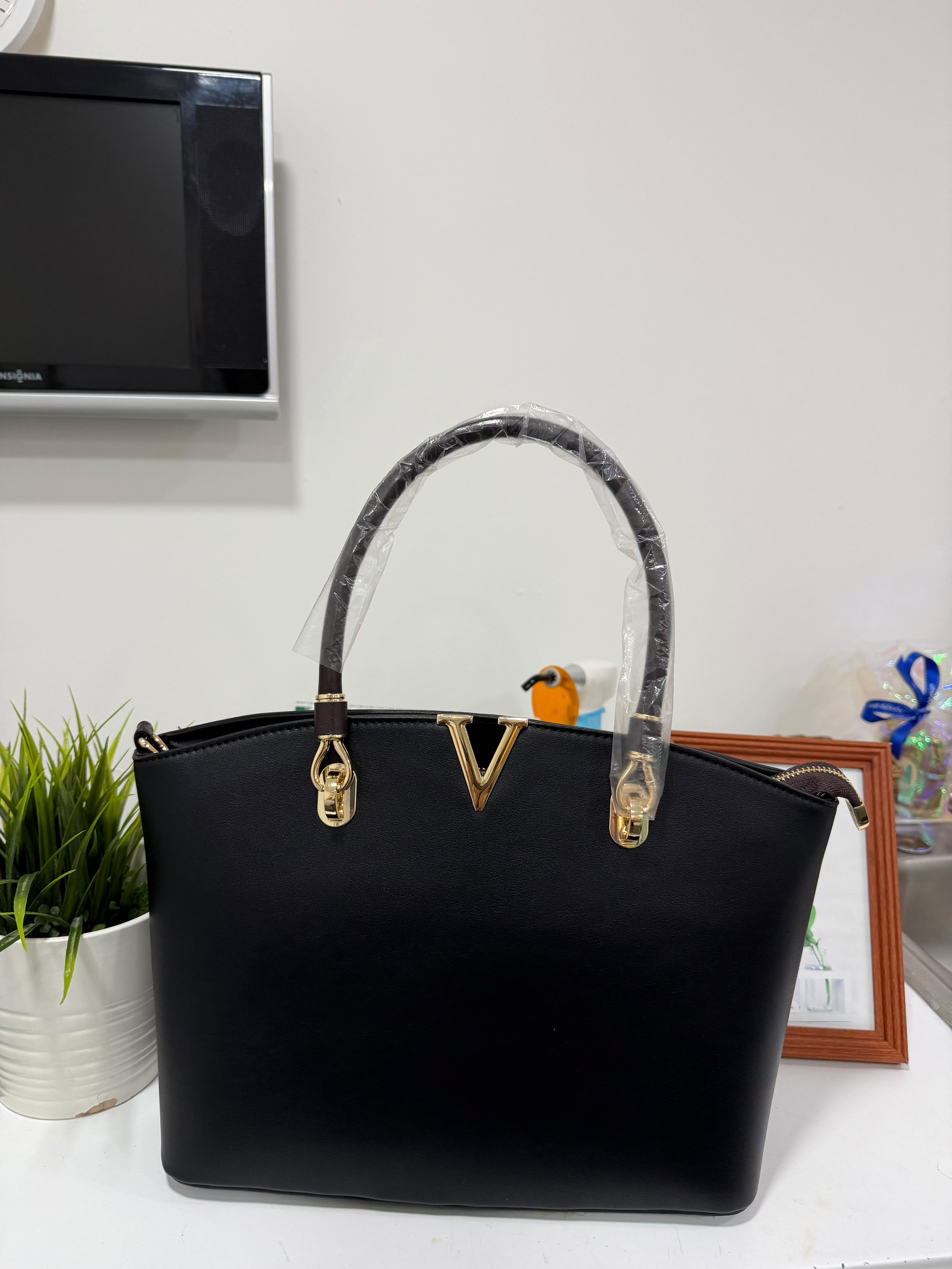 Cartera Louis Vuitton Capucines Negra