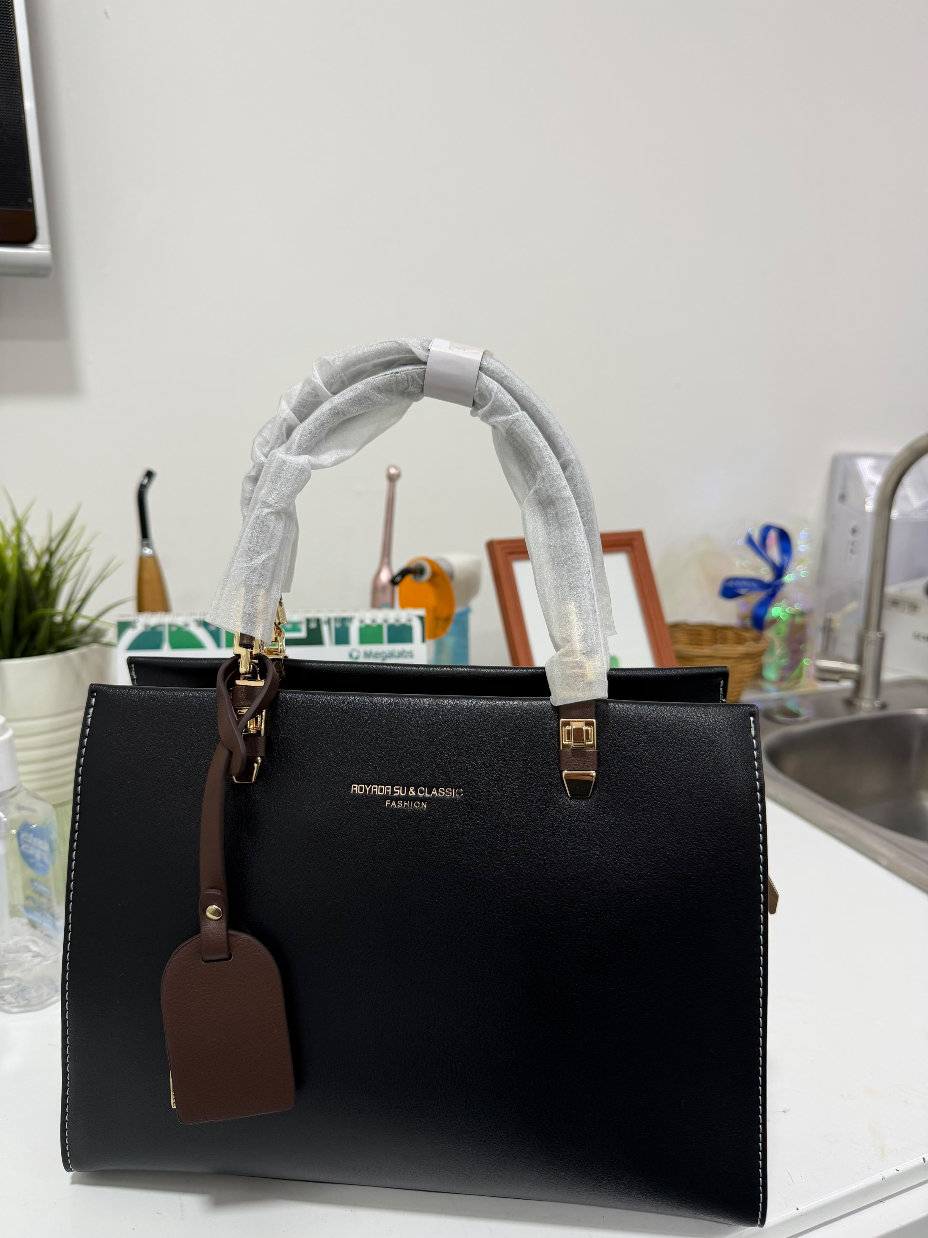 Cartera Classic Tote Negra